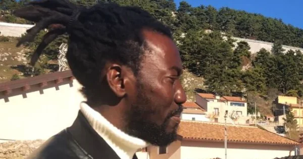 Calciatore migrante racconta paesi d'Abruzzo in docufilm
