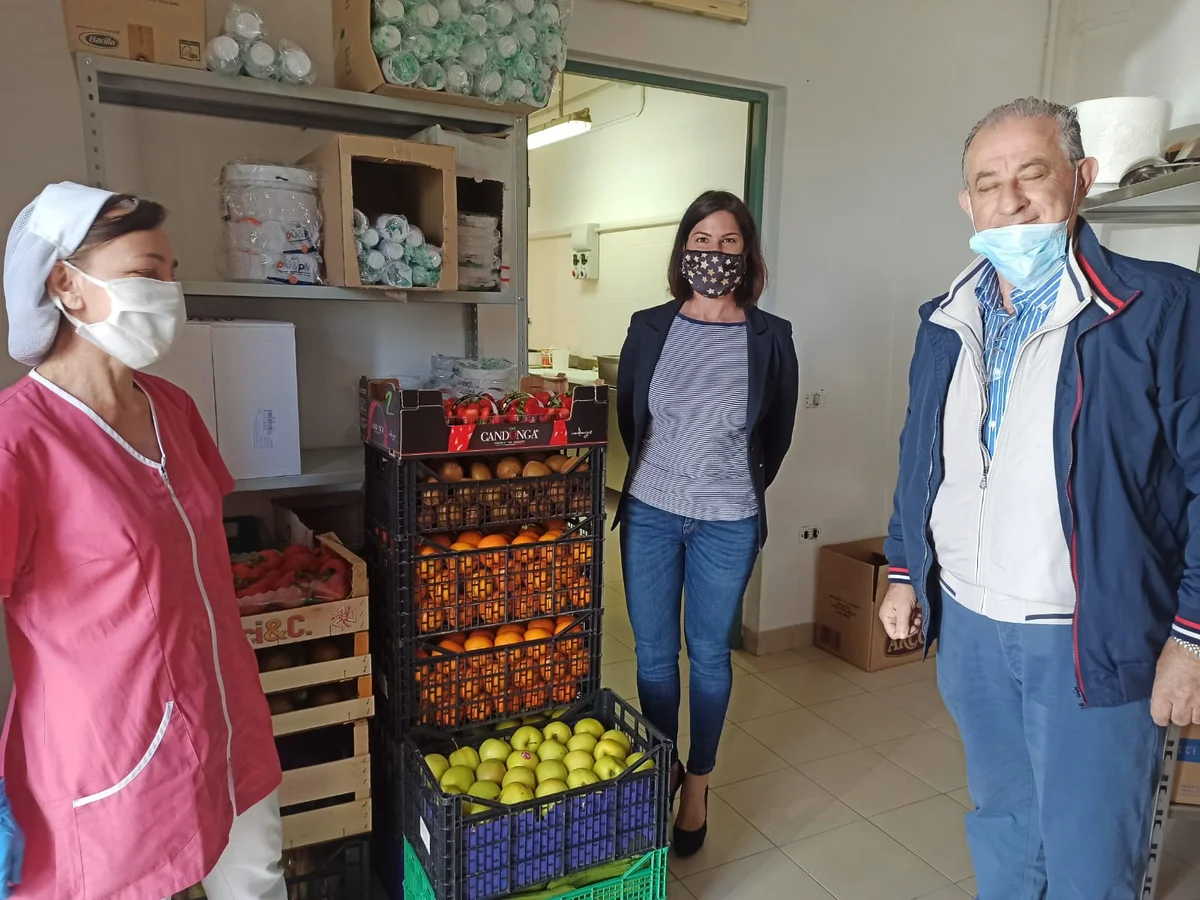 Donazione di due quintali di frutta e verdura alla casa di riposo di Atri (Te) da parte dell’avvocato Giulia Palestini